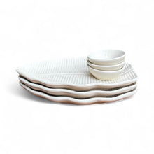 Load image into Gallery viewer, Leaf Plate Set - Pearla