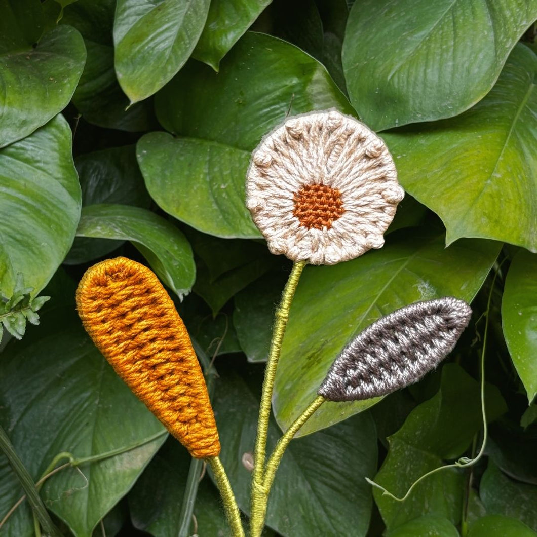 Reborn Free Sunehri Bloom Flower Stick