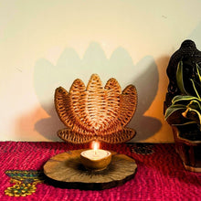 Load image into Gallery viewer, Reborn Free Noor Padum Lamp
